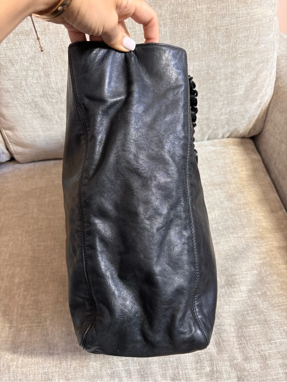 Authentic CHANEL black leather Bekko chain tote